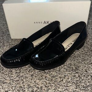 NEW-Anne Klein Black Patent Leather Slip-On Loafers-6 Womens